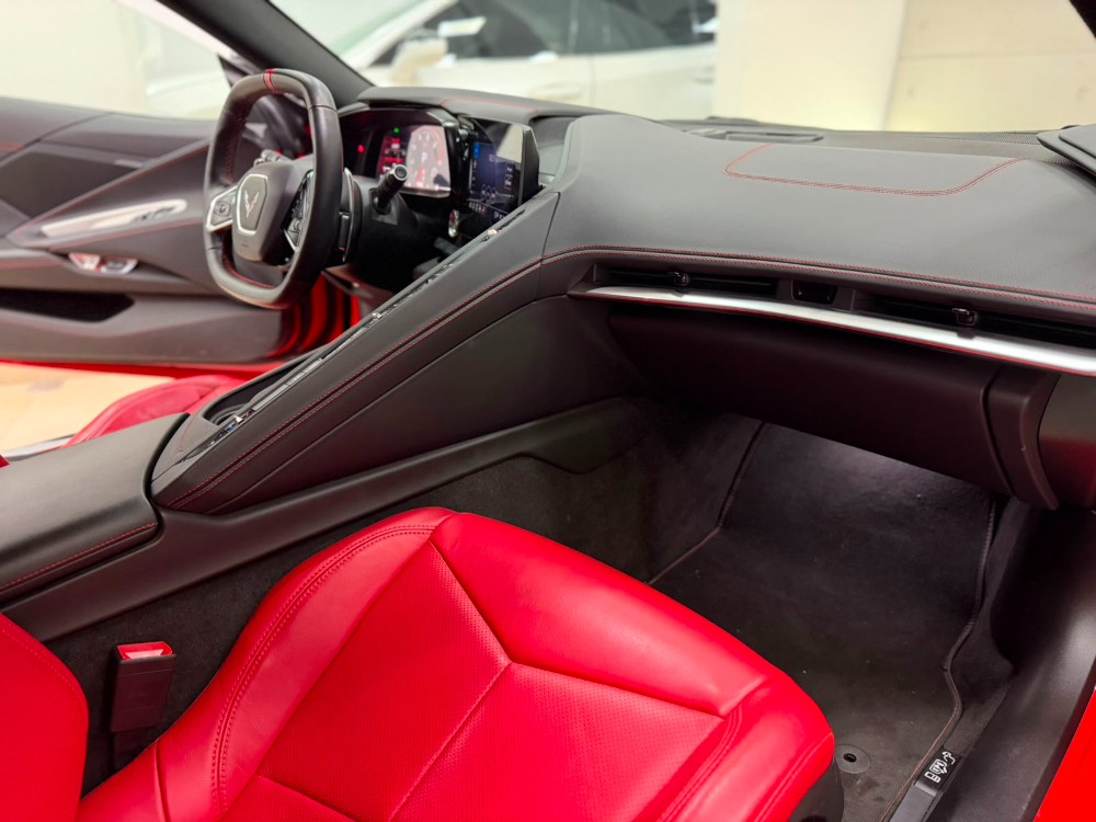 Chevrolet Corvette Stingray C8 — foto 11